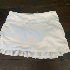 Lululemon size 4 white skirt